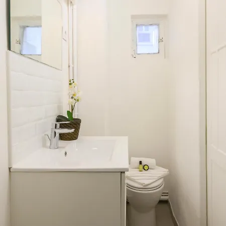 Apartment 1592 Opera District Comfortable Retreat